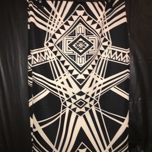 White and black tribal pencil skirt 🖤⚪️